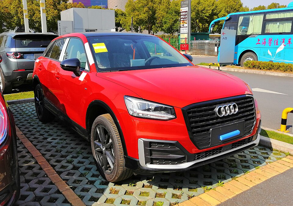 Audi Q2L · 2020, vista delantera